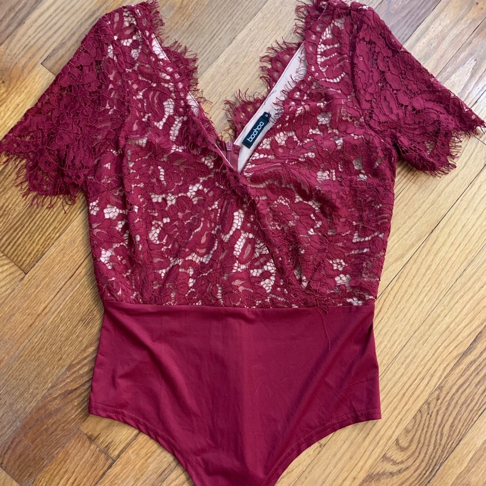 NWOT Boohoo lace bodysuit
